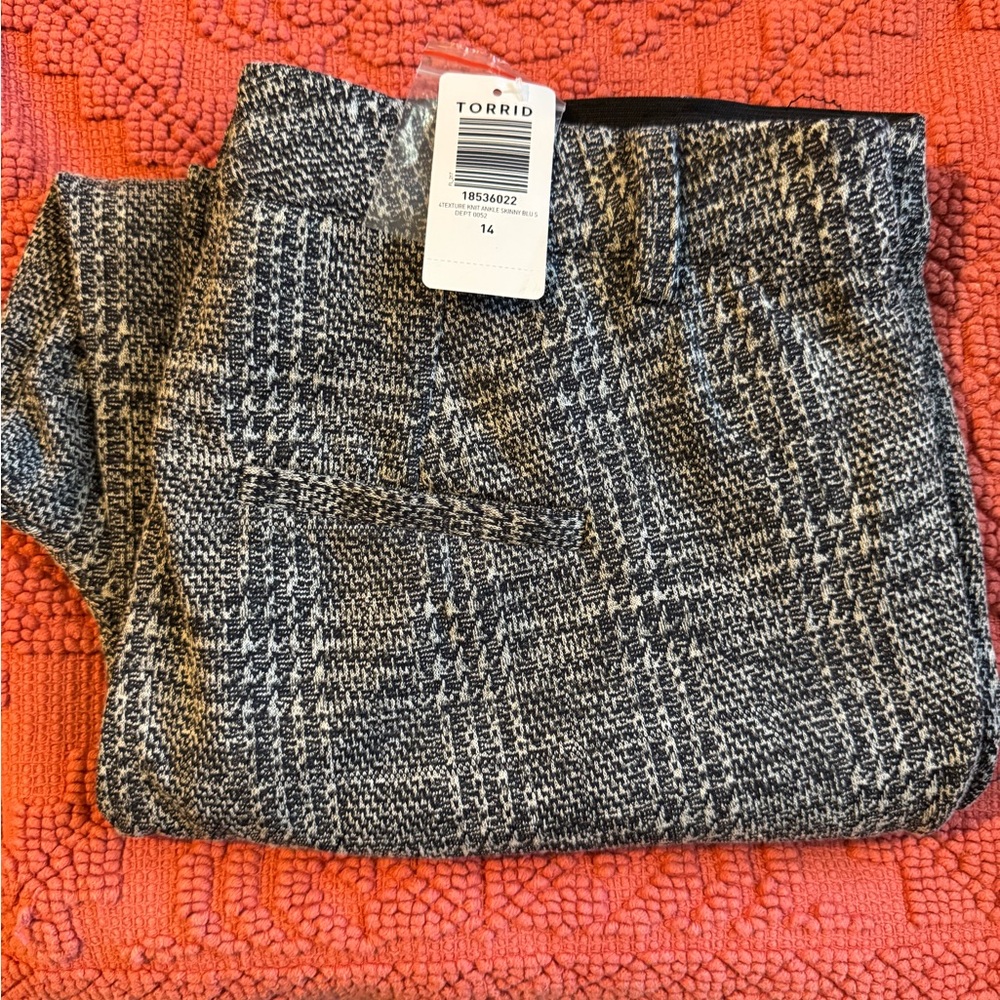 Torrid Black and White Tweed Patterned Cropped Pants